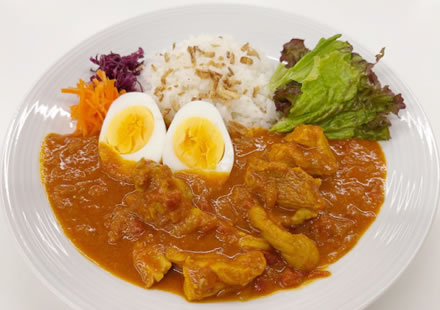 和牛すじ肉をじっくり煮込んだ定番カレー